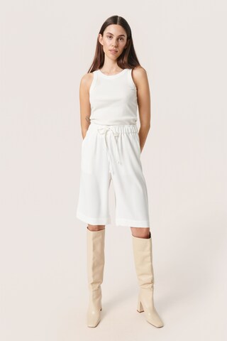 SOAKED IN LUXURY Loose fit Trousers 'Shirley' in White