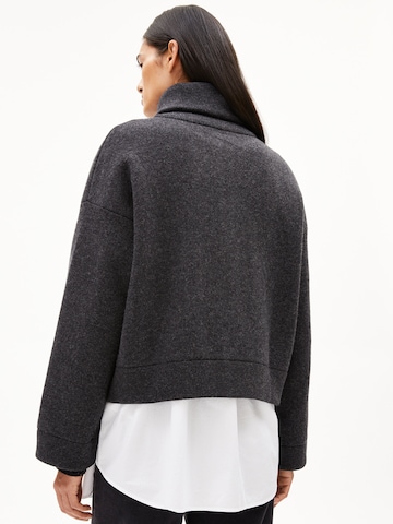 ARMEDANGELS Strickjacke JOANIAAS in Grau