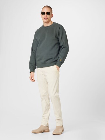 Carhartt WIP Sweatshirt 'Chase' in Grau