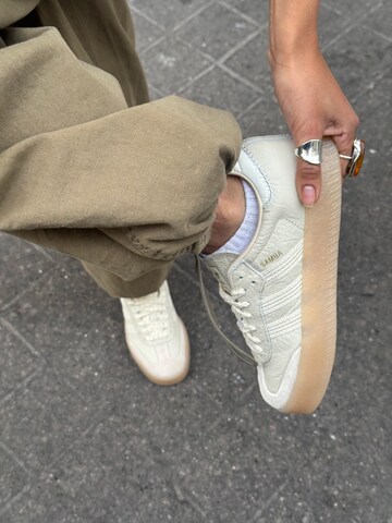 ADIDAS ORIGINALS Низкие кроссовки 'SAMBAE' в Белый