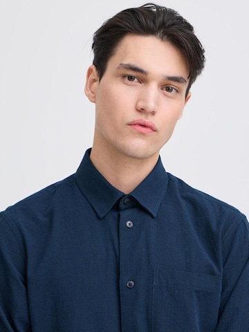 Coupe regular Chemise ' CFAaberg ' Casual Friday en bleu