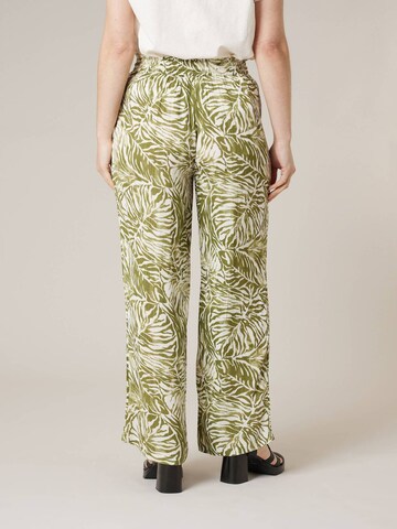 Loosefit Pantalon Deeluxe en vert