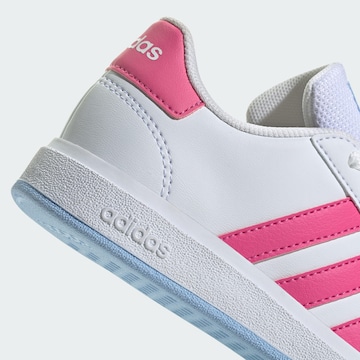 Chaussure de sport 'Grand Court 2.0' ADIDAS SPORTSWEAR en blanc