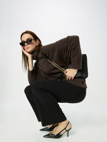 LA STRADA UNICA Sweater 'CAROLINA' in Brown