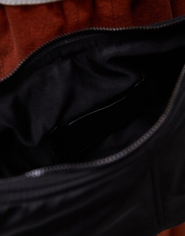 TOPSHOP - Bolso de hombro 'CARRIE' en negro