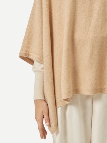 GOBI Cashmere - Jersey 'Women's Boat-Neck Cashmere Poncho' en beige