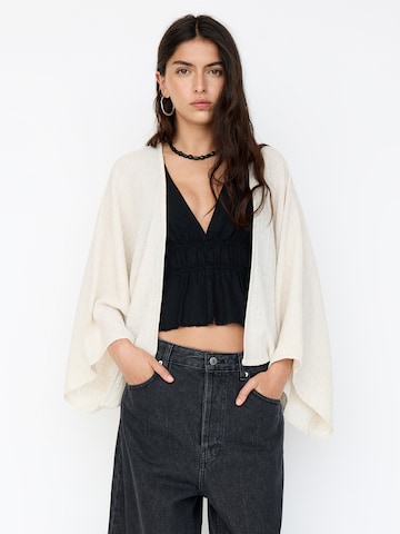 Pull&Bear Kimono in Beige: front