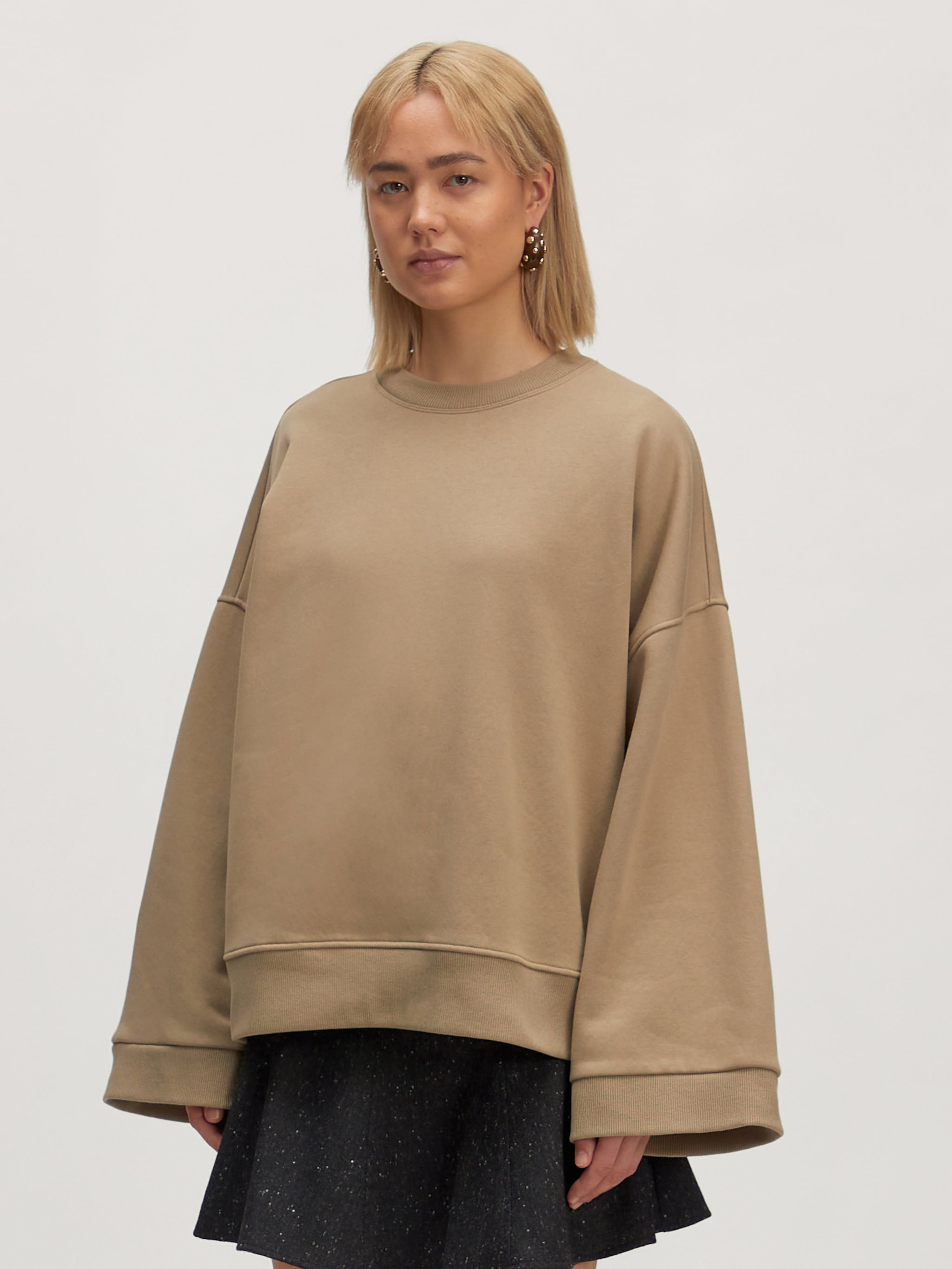EDITED Produkte Sweatshirt 'Etta' beige