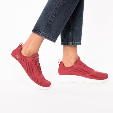 Baskets basses SKECHERS en rouge