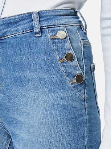 Maison 123 Flared Jeans 'NINON' i blå