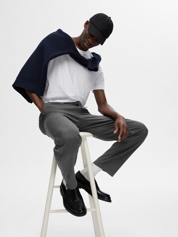 Regular Pantalon chino 'SLHROBERT' SELECTED en gris