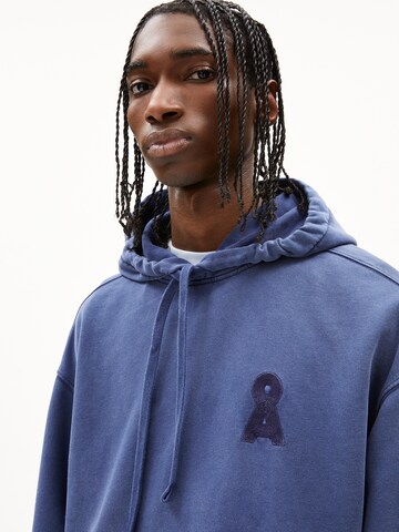 ARMEDANGELS Sweatshirt in Blue