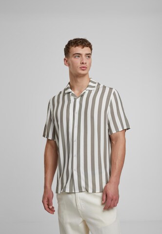Urban Classics Regular fit Button Up Shirt in White