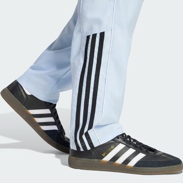 ADIDAS ORIGINALS - regular Pantalón en azul