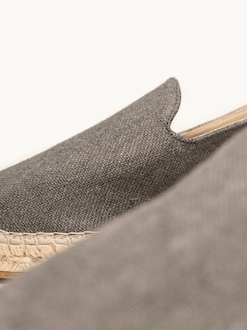 Alhamas Espadrilles 'Alpargata Plana' in Grijs