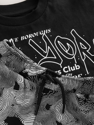 Next Set in Schwarz