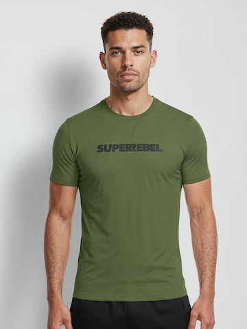 Maglietta 'KEANU' di SUPERREBEL® GEAR in verde: frontale