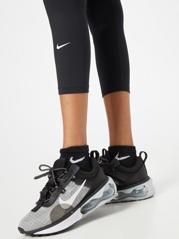 NIKE Skinny Sporthose 'One' in Schwarz