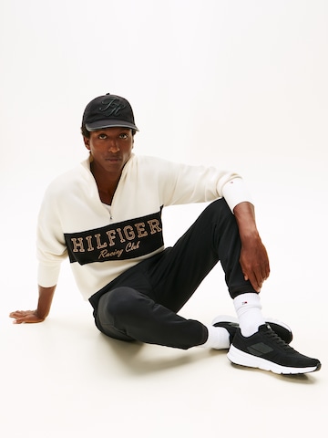 TOMMY HILFIGER Låg sneaker 'MODERN COMFORT' i svart