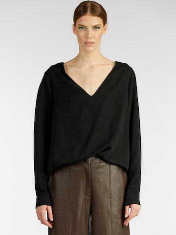 KAN Blouse in Black: front