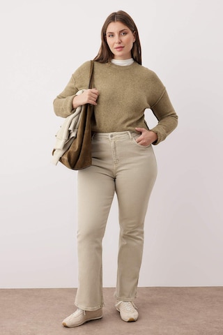 Trendyol Curve Boot cut Jeans in Beige