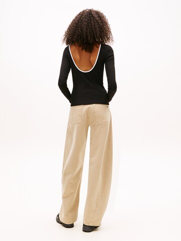 Tommy Jeans - Camiseta en negro