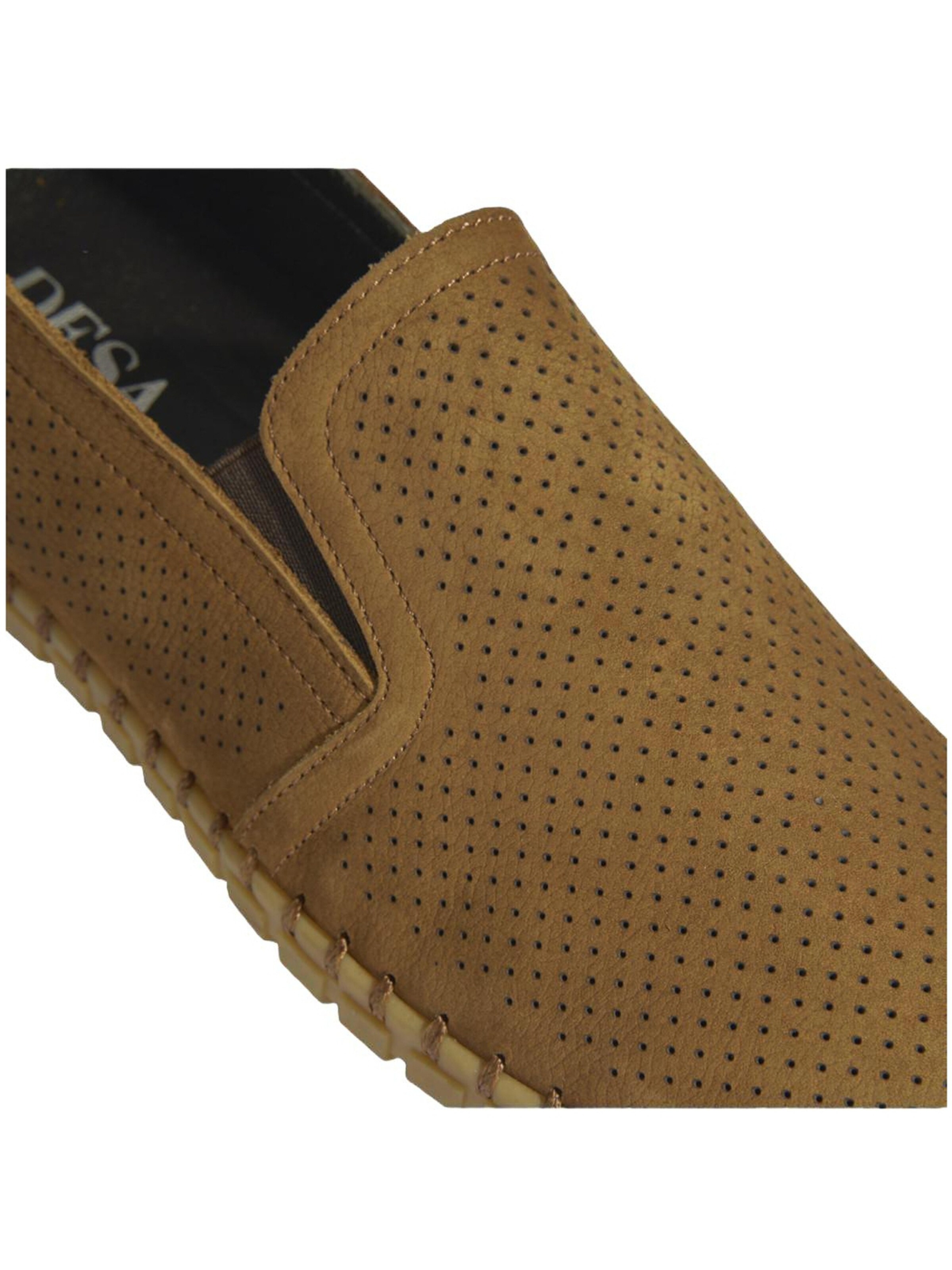 Desa Classic Flats 'Slip-Ons' in Brown
