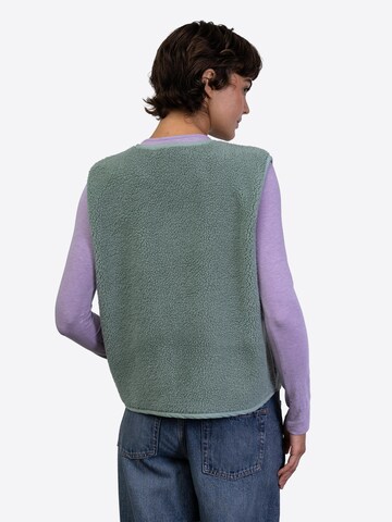 BROKE + SCHÖN Vest in Green