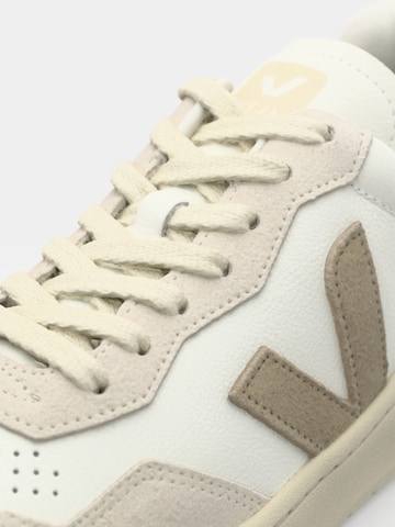 Sneaker low 'V-90' de la Veja pe alb