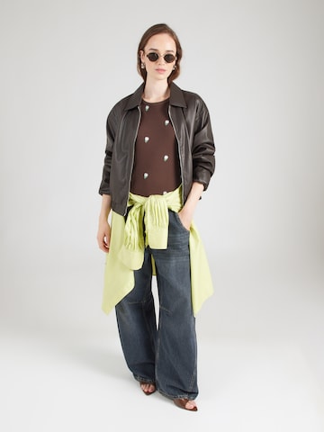 Maglietta 'PCMAY' di PIECES in marrone
