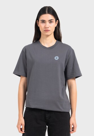 Oldskull Shirt 'Retro Roadtrip Logo Graphic' in Grey