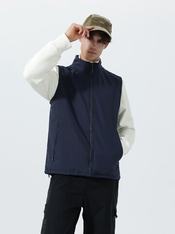 Youthup Vest in Blue: front