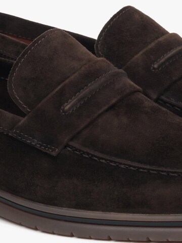 Estro Mocassins in Bruin
