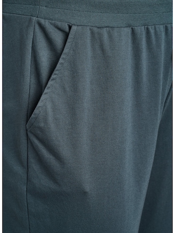 Effilé Pantalon de sport Active by Zizzi en vert