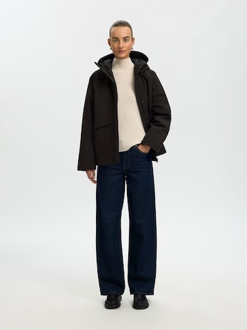 SELECTED - Chaqueta funcional 'SLWFRANCINE' en negro