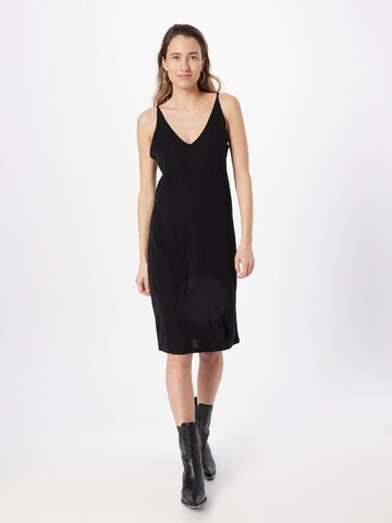 Robe Lindex en noir : devant