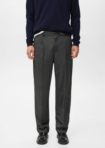 MANGO MAN Regular Pleat-Front Pants 'Piedra' in Grey: front
