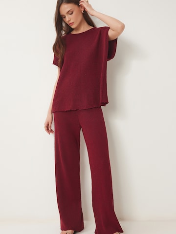 Pantalons de tailleur Happiness İstanbul en rouge : devant