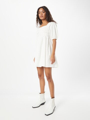 FRNCH PARIS - Vestido 'EMY' em branco: frente