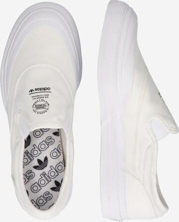 Slip on 'Nizza Rf Slip' ADIDAS ORIGINALS en blanc