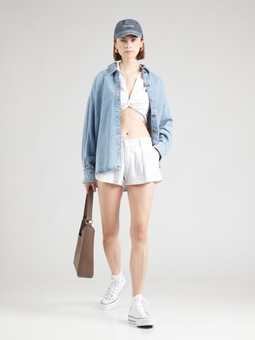 HOLLISTER Широка кройка Панталон с набор 'LIVVY' в бяло