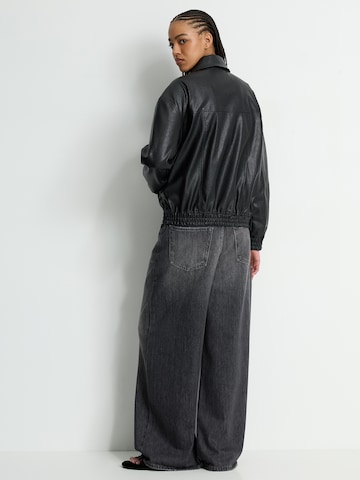 Pull&Bear Jacke in Schwarz