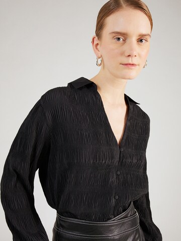 OBJECT - Blusa 'STINA' en negro