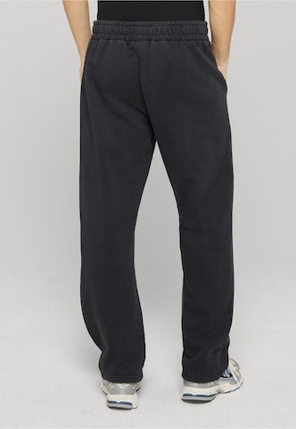 Pegador Regular Pants in Black