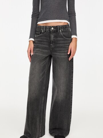 Pull&Bear Wide leg Jeans i grå: framsida