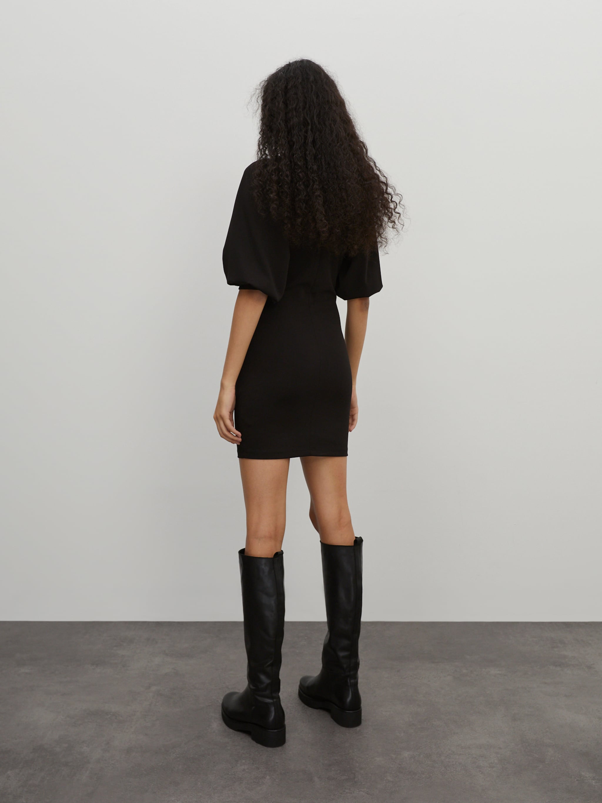 EDITED Produits Robe 'Georgina' noir