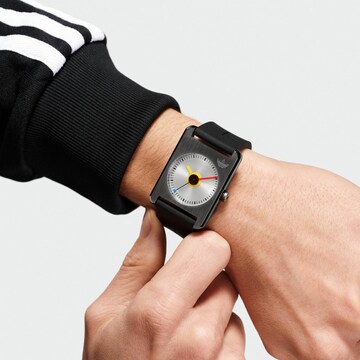 ADIDAS ORIGINALS Uhr in Silber: Vorderseite
