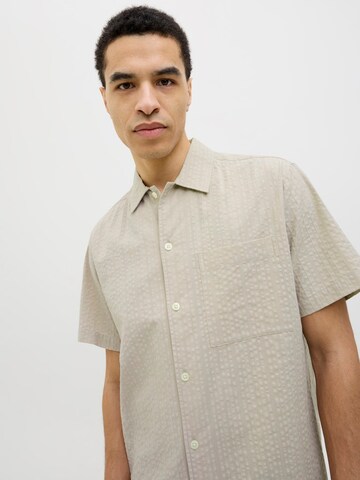 Jack & Jones Premium - Ajuste confortable Camisa 'JPRCCEASTON' en beige