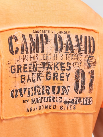 Tricou de la CAMP DAVID pe portocaliu