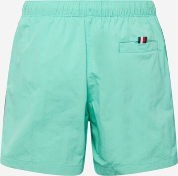 TOMMY HILFIGER - Bermudas en verde